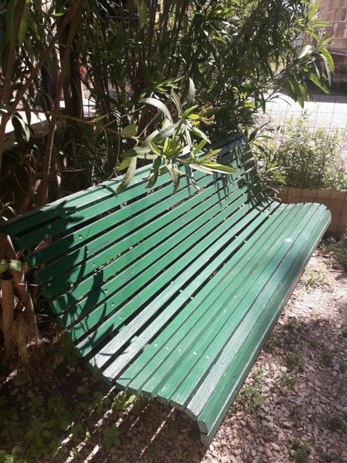 Le Rebattu 3 Apartment Raphele Luaran gambar