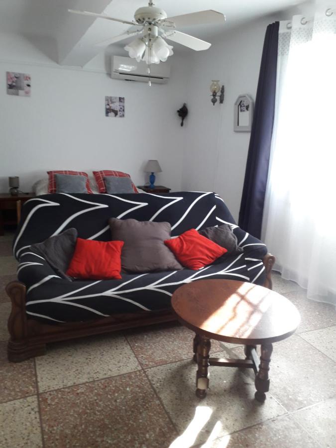 Le Rebattu 3 Apartment Raphele Luaran gambar