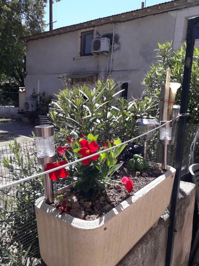 Le Rebattu 3 Apartment Raphele Luaran gambar